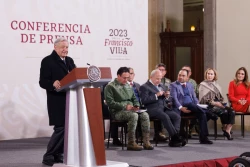Imagen de la Guadalupana une a los mexicanos: AMLO