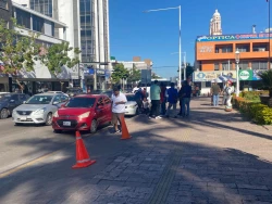 Choferes del transporte público y taxistas se manifiestan