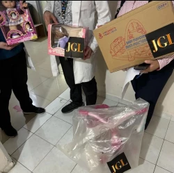 Se entregan en el Pediátrico juguetes con las iniciales "JGL"