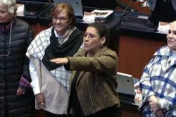 Lenia Batres toma protesta como ministra de la SCJN