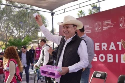 Gobernador Durazo beneficia a familias vulnerables con Operativos Navideño