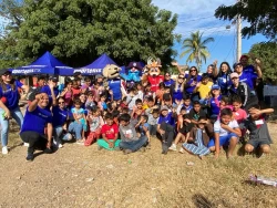 Grupo Dportenis, Mazatlán FC y Venados llevan alegría a niños por día de Reyes Magos