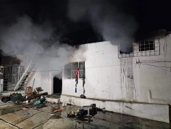 Muere mujer al quedar atrapada en vivienda incendida en Mazatlán
