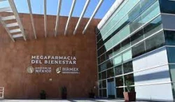 Niega AMLO que haya desabasto en la Megafarmacia