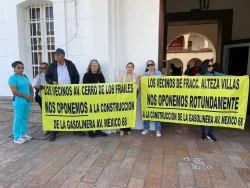 Por la construcción de una Gasolinera, se manifiestan vecinos en Culiacán