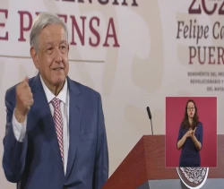 Critica AMLO la marcha por la democracia