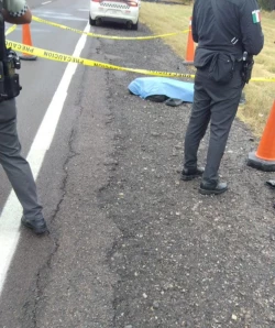 Localizan cuerpo de hombre sin vida sobre autopista Mazatlán – Culiacán