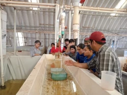 Fortalecen formación de estudiantes de acuacultura con recorridos en centros acuícolas