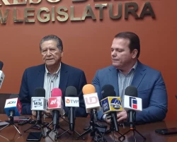 MORENA aplaude decreto de AMLO sobre tarifas eléctricas y PRI lo califica de "politiquería"