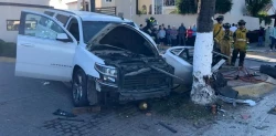 Dos personas gravemente heridas deja choque entre dos camionetas en la zona de Cerritos