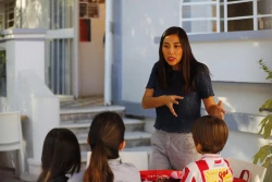 Educadoras menstruales enseñan a las niñas mexicanas sobre su periodo