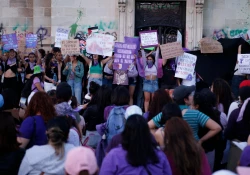 Mujeres mexicanas recuerdan a candidatas a Presidencia la urgencia del fin del machismo