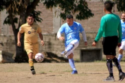 Se juega la Liga Diamante de Fútbol del Club Deportivo Muralla