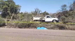 Muere trabajador del Ayuntamiento de Mazatlán tras volcarse en camioneta