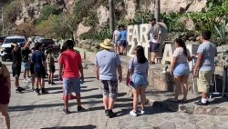 Turistas aprovechan puente para visitar el Faro Mazatlán