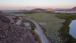 Concluye rehabilitación de 62 carreteras a destinos turísticos en Sinaloa