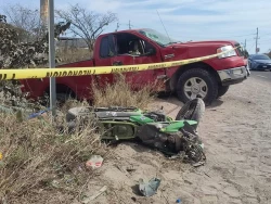 Dos personas sin vida y cuatro lesionados deja como saldo choque entre una motocicleta, una camioneta y un automóvil