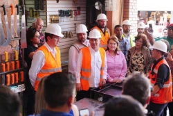 Acompaña Gobernador a locatarios en supervisión de modernización del Mercado Municipal en Navojoa