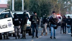 Hallan 8 muertos con signos de tortura y un narcomensaje en carretera del norte de México