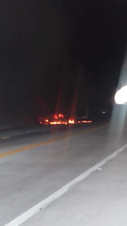 Se incendia un automóvil en túnel sobre la autopista Mazatlán-Durango 