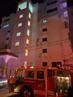 Se incendia departamento en el sexto piso de condominio en Sábalo Country en Mazatlán