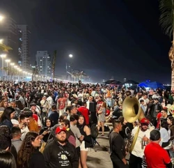 Bandas podrán tocar los sábados por la noche en la zona del parador fotográfico de las Letras de Mazatlán