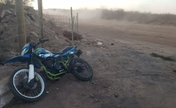 Tras persecución, Policías Estatales aseguran droga y una motocicleta en Culiacán