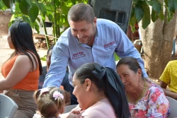José Paz López Elenes se compromete a continuar con la rehabilitación de caminos en todo Badiraguato 