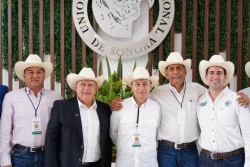 Acompañó Gobernador a ganaderos en asamblea general de UGRS