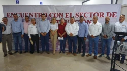Estrella Palacios asisitió a encuentro con sector de la construcción