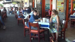 Restaurantes esperan afluencia de maestros que celebran su día en Mazatlán