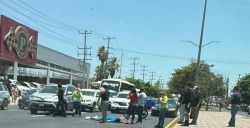 Joven queda tirado en el pavimento tras ser agredido a balazos en Culiacán
