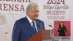 AMLO defiende el peso