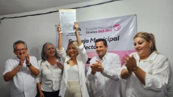 Entregan constancia de mayoría de votos para la alcaldía de Mazatlán a Estrella Palacios