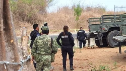 Envuelto en una colcha y amarrado, encuentran cuerpo de hombre en sindicatura de Culiacán