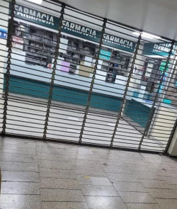 Se llevan detenidos a cuatro empleados de la farmacia del IMSS en Culiacán