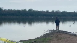 Encuentran cuerpo de mujer flotando boca abajo en dique de la sindicatura Costa Rica