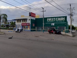 Choque de automóvil y camioneta deja como saldo un hombre joven sin vida en Culiacán