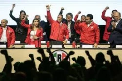 AMLO evita opinar sobre Asamblea Nacional del PRI