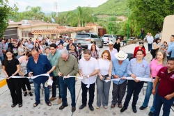 Rocha Moya y José Paz López inauguran pavimentación de calles en alcaldía de Badiraguato 