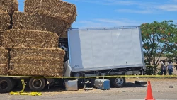 Hombre fallece al chocar camión de carga contra tráiler en la Maxipista Culiacán-Mazatlán