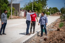 Supervisa Gámez Mendívil avance de pavimentación en Nakayama
