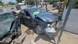 Adulto mayor resulta con lesiones tras choque de vehículos en Culiacán