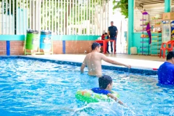 Familias disfrutan los atractivos del Parque Culiacán 87