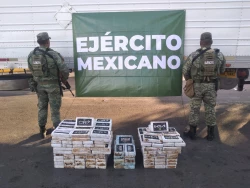 Ejército Mexicano localiza dos tractocamiones con cocaína en Culiacán