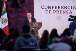 No proceden los amparos, dice AMLO