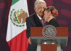 Beatriz Gutiérrez señala que lo mejor es seguir con AMLO
