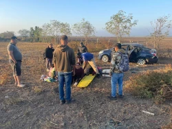 Cinco personas lesionadas entre ellos dos menores de edad, es el saldo de volcadura sobre la carretera Tepic- Villa Unión