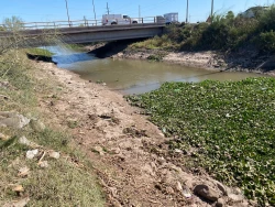 ¡De preocuparse! Bajo nivel de agua en el canal Lateral 18 en Ahome