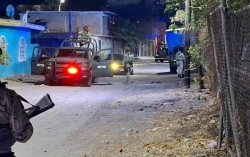 Persecución a balazos entre militares y civiles deja un vehículo asegurado en La Costera, Culiacán